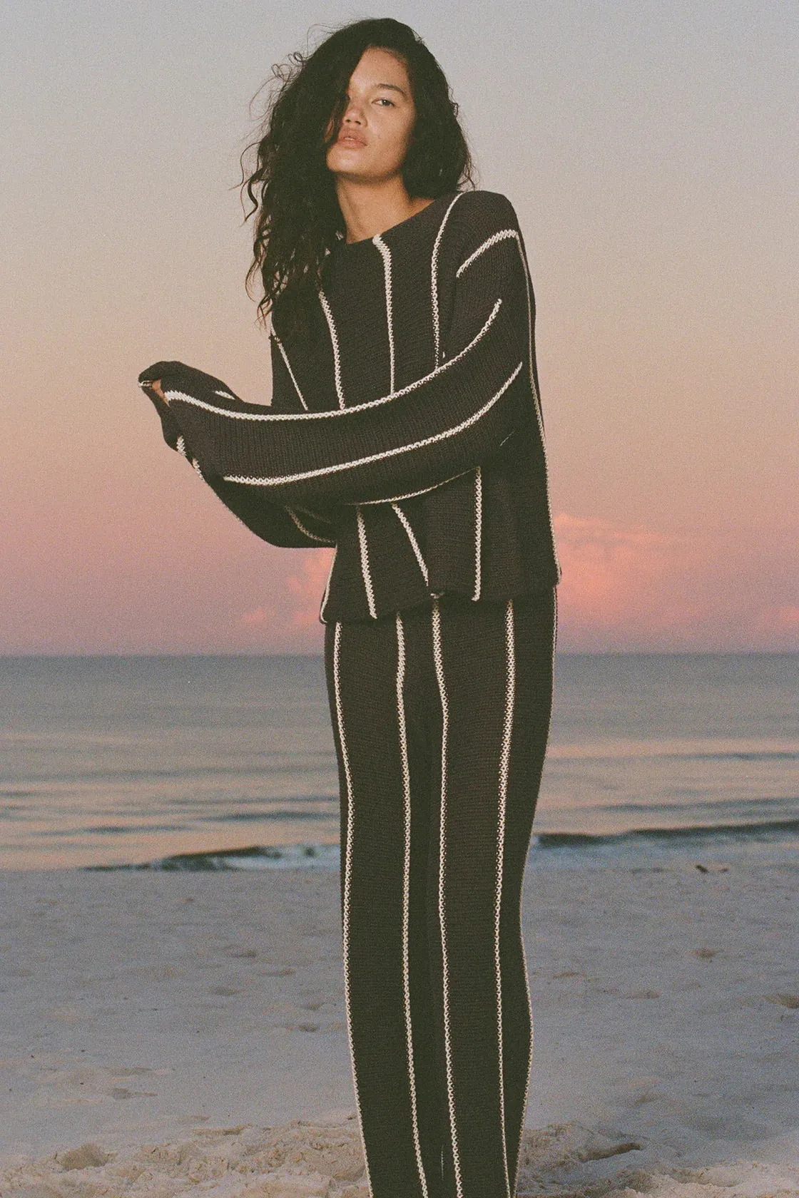 CHARCOAL STRIPE KNIT PANT
